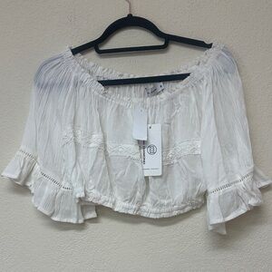 Pink Diamond NWT White Off-Shoulder Peasant Top with Lace Trim size S